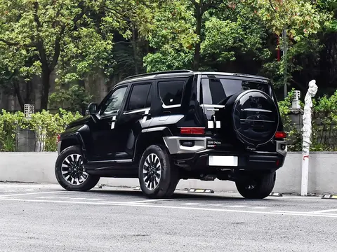 国产硬派越野新标杆！坦克700 Hi4-Z外观霸气，搭载3.0T V6插混动力